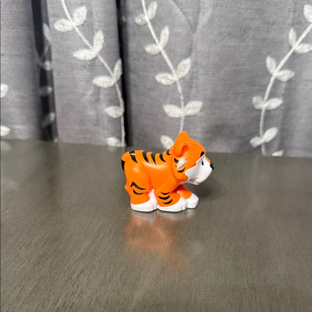 Little People Tiger - Picture 4 of 4